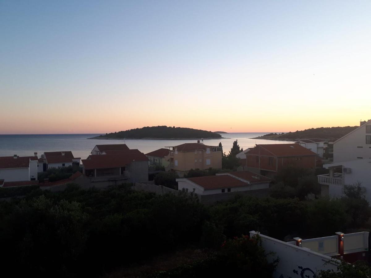 Apartments Starshine & Lighthouse Rogoznica  Bagian luar foto