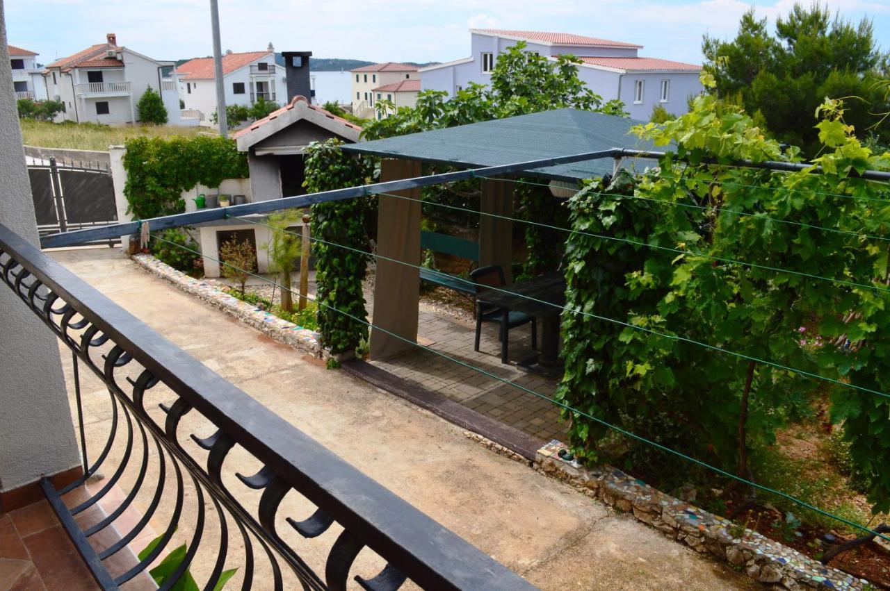 Apartments Starshine & Lighthouse Rogoznica  Bagian luar foto